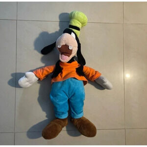 Disney Goofy Store Exclusive Plush